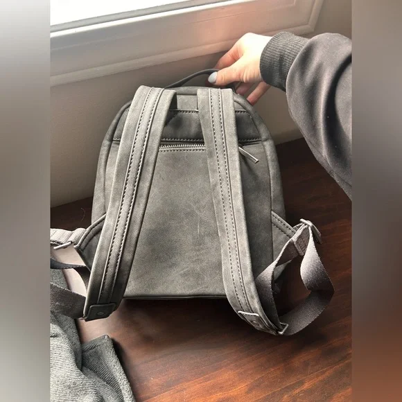 Matt & Nat • OLLY VEGAN BACKPACK - SUEDE - Picture 6 of 9